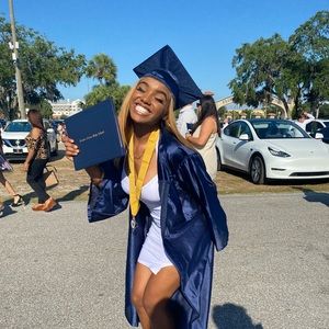 Meet your Posher, Morena